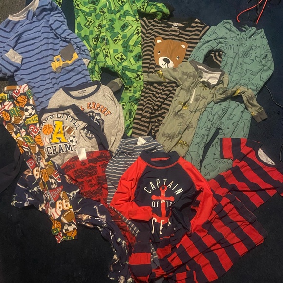 5T Boys Pajamas 15 piece lot - Picture 2 of 16